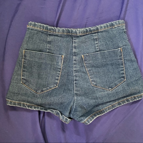 Forever 21 short shorts - Picture 2 of 2